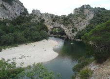 Canoë dans les Gorges de l'Ardèche - Passage sous le Pont d'Arc