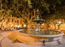 Uzès - Place aux Herbes